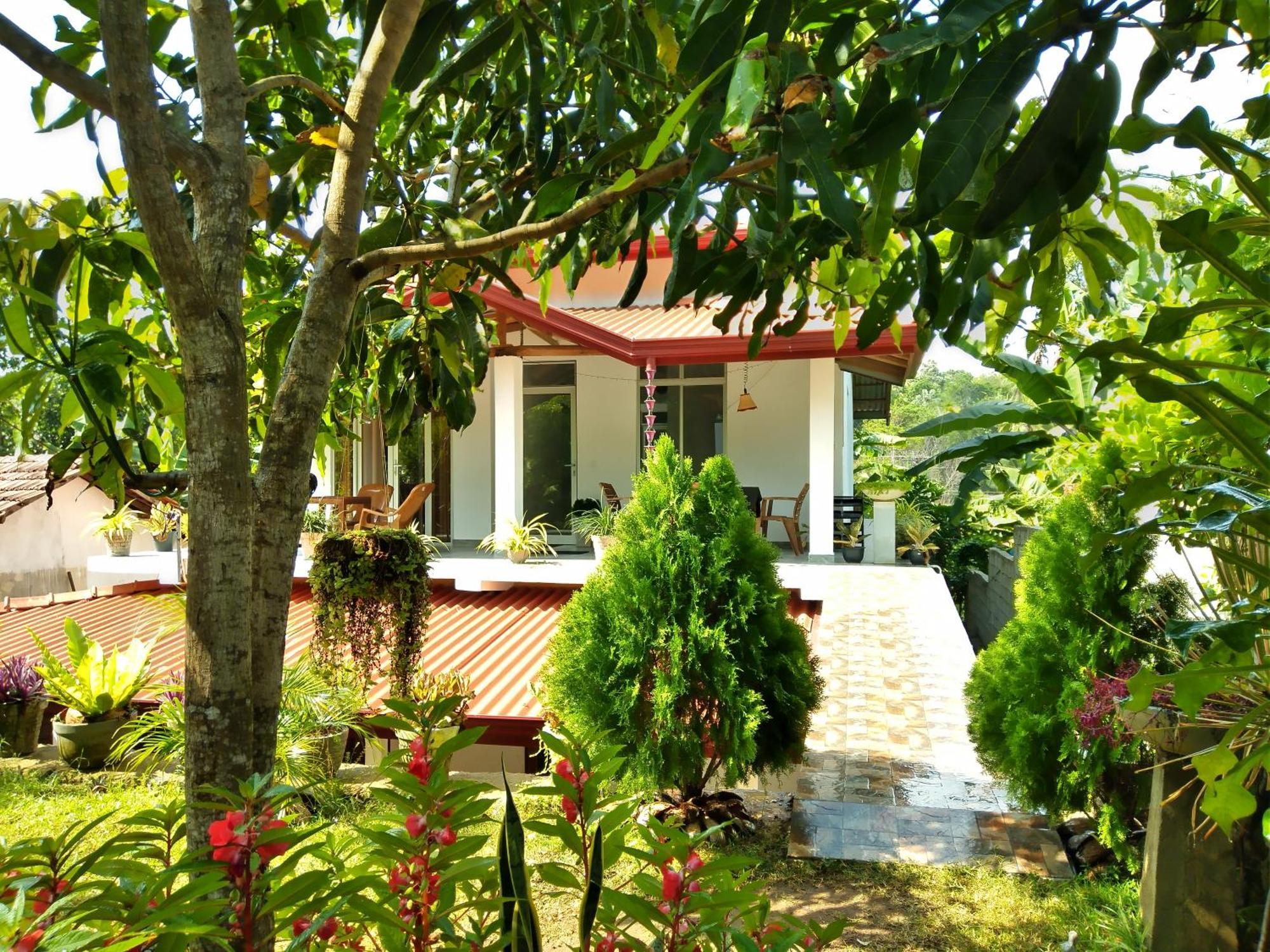Sandhara Home Stay Tangalle Pokoj fotografie