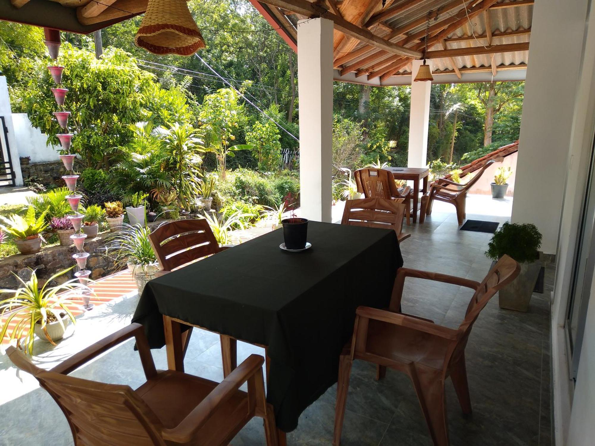 Sandhara Home Stay Tangalle Pokoj fotografie